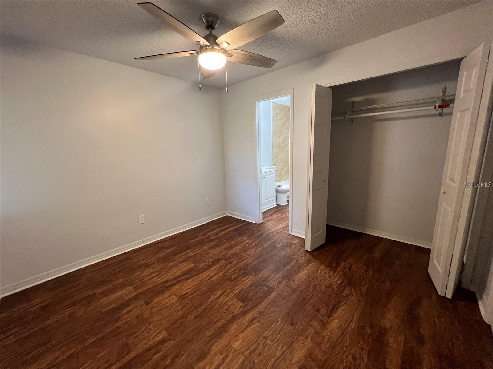 Image 11 of 13 For 3151 Bloomingdale Villas Court