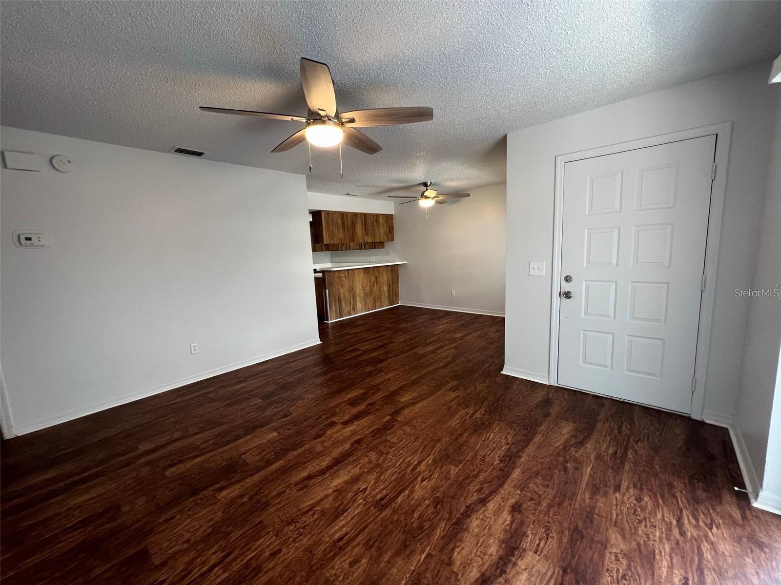 Image 4 of 13 For 3151 Bloomingdale Villas Court