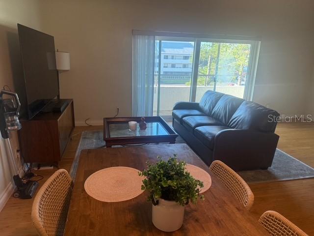 Image 5 of 27 For 2583 Countryside Boulevard 3307