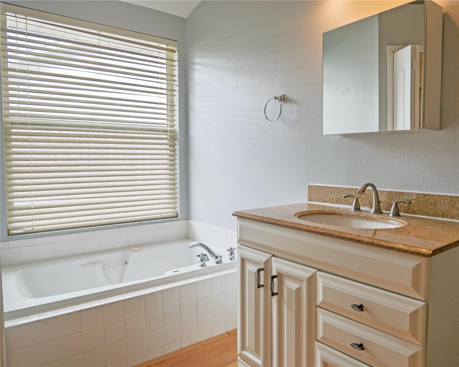 Image 20 of 41 For 4768 Ridgemoor Circle