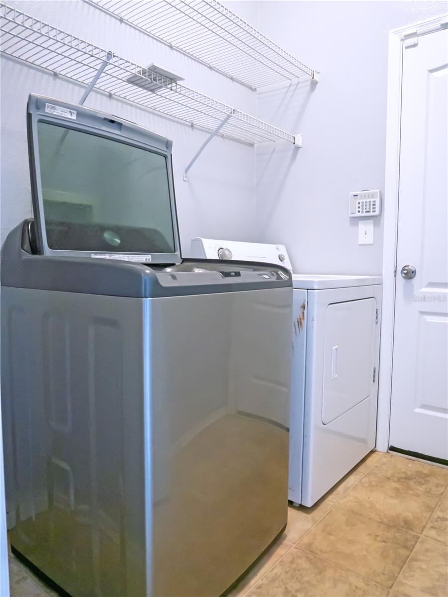 Image 28 of 41 For 4768 Ridgemoor Circle