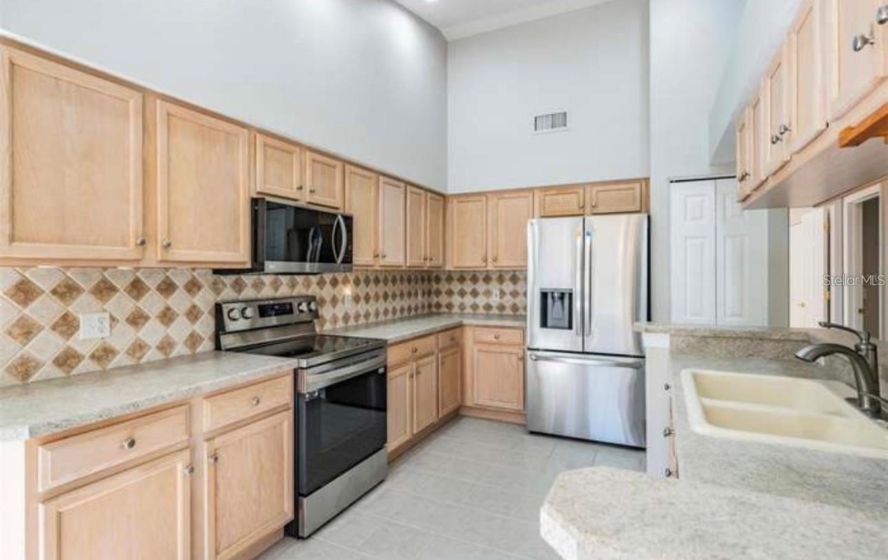 Image 12 of 35 For 1520 Canberley Court