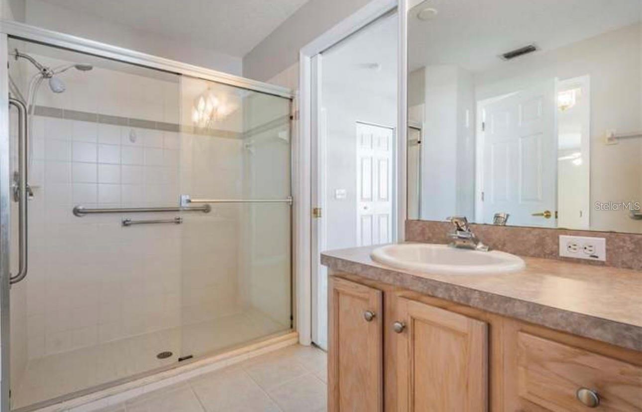 Image 18 of 35 For 1520 Canberley Court