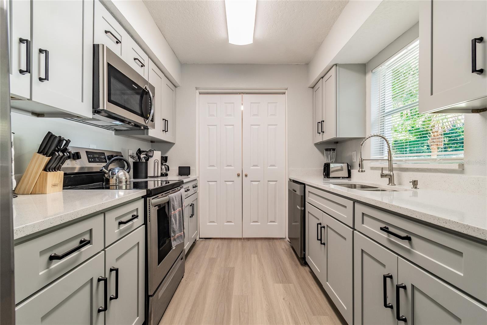 Image 22 of 28 For 14003 Ridgedale Way