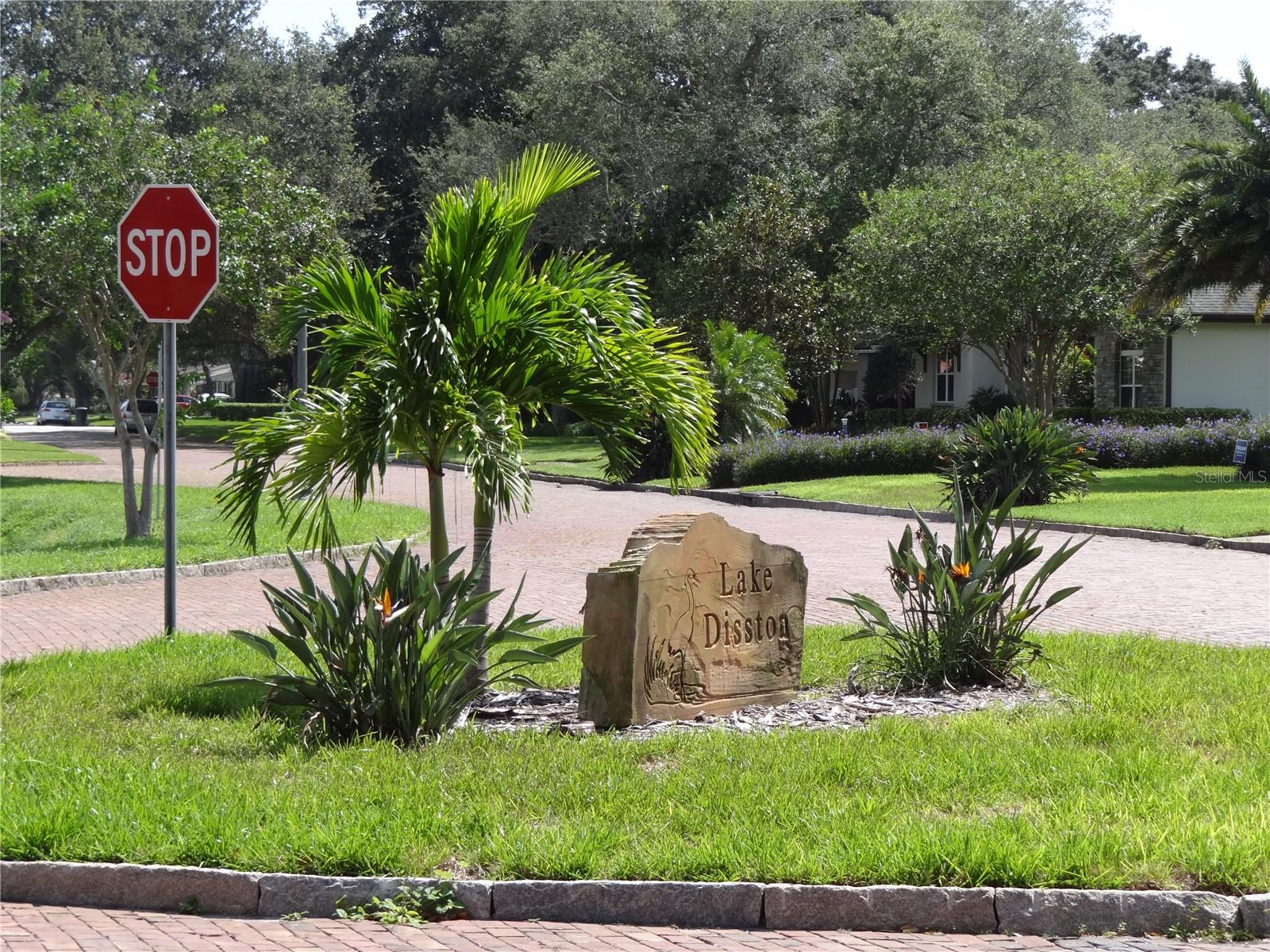 Image 5 of 42 For 6132 Dartmouth Avenue N