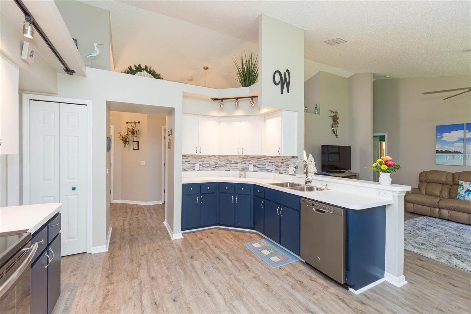 Image 11 of 60 For 11321 Copley Court