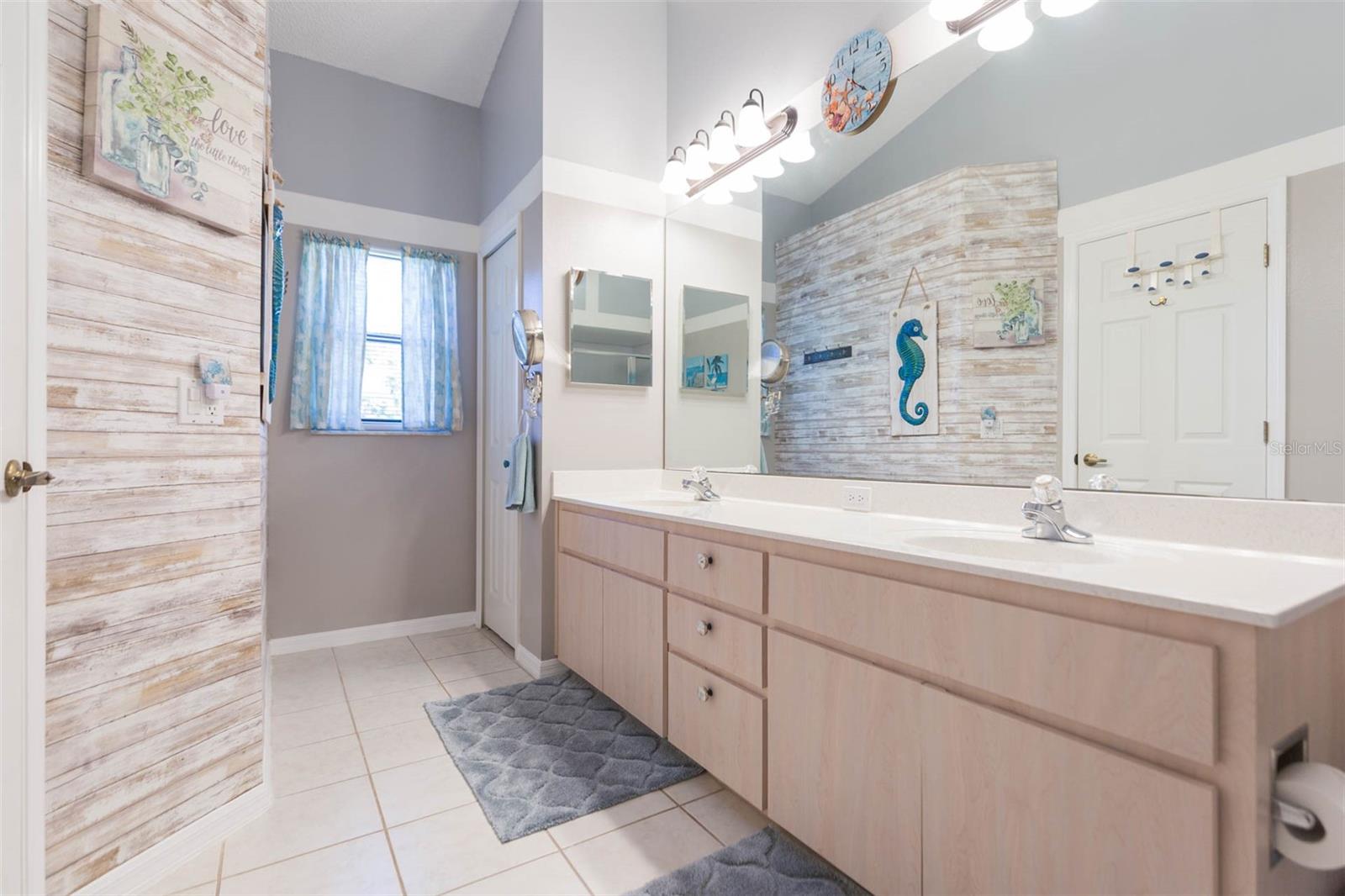 Image 33 of 60 For 11321 Copley Court