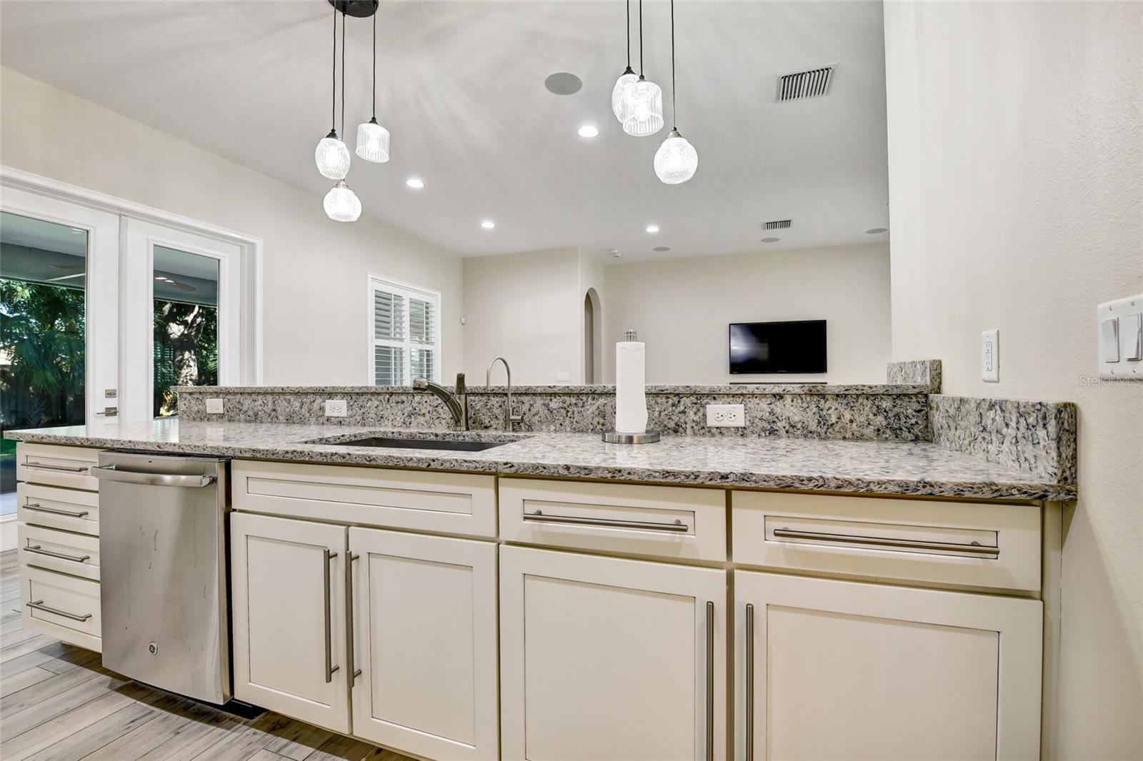 Image 8 of 27 For 3315 Price Avenue