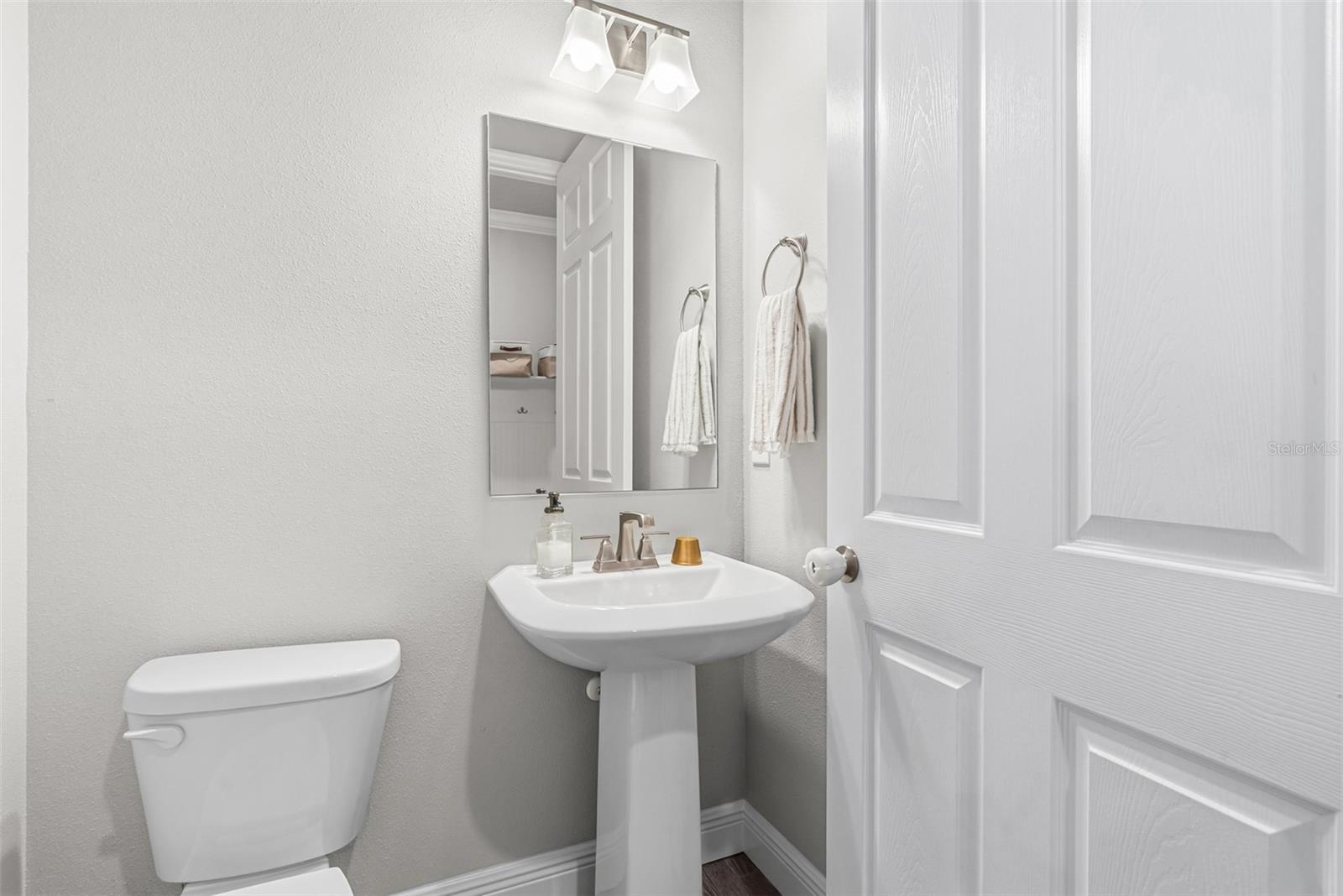 Image 31 of 82 For 5423 Del Coronado Drive