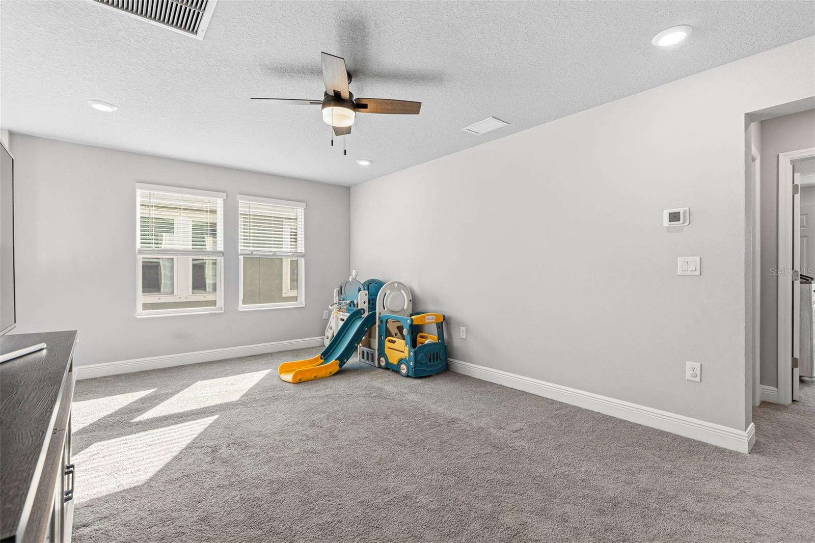 Image 33 of 82 For 5423 Del Coronado Drive