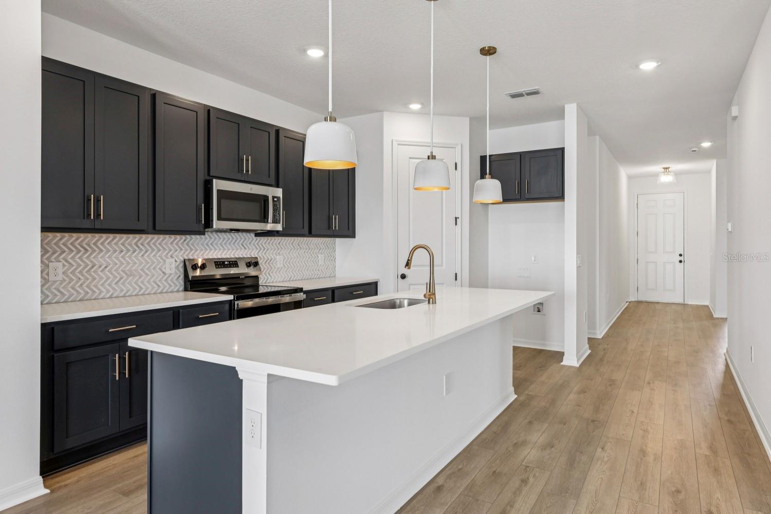 Image 7 of 36 For 5721 Haystack Dr