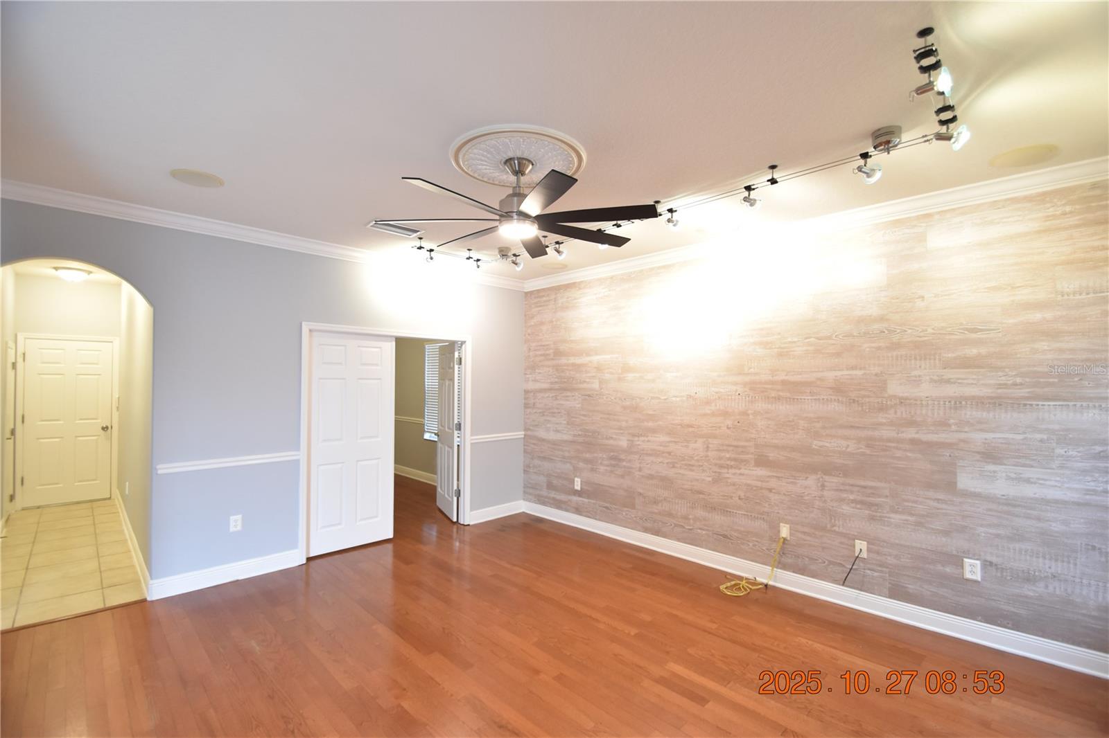 Image 18 of 59 For 8806 Cameron Crest Drive