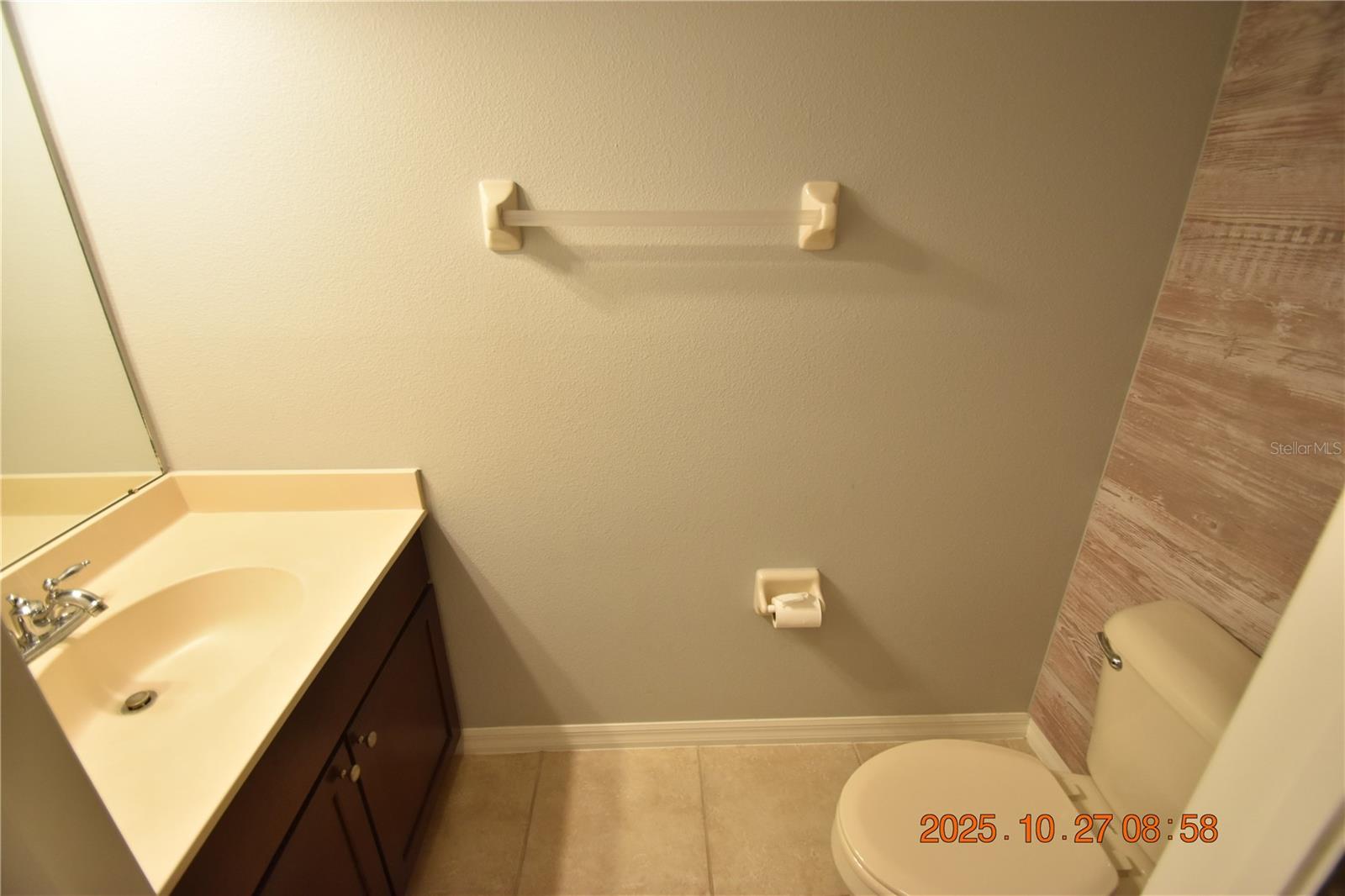 Image 25 of 59 For 8806 Cameron Crest Drive