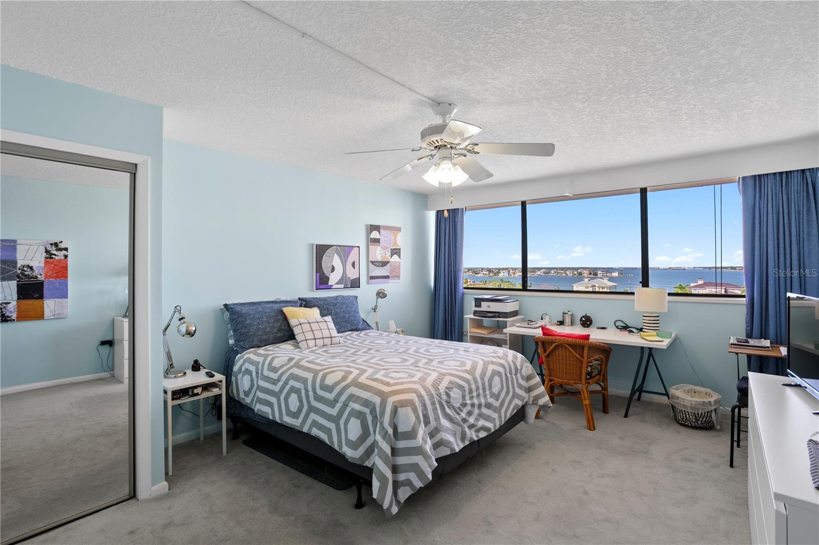 Image 15 of 35 For 450 Treasure Island Causeway 702