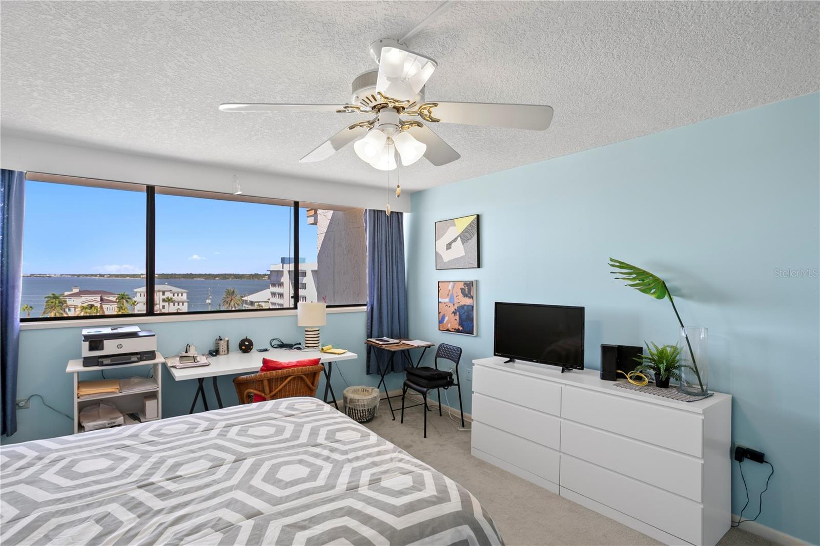 Image 17 of 35 For 450 Treasure Island Causeway 702