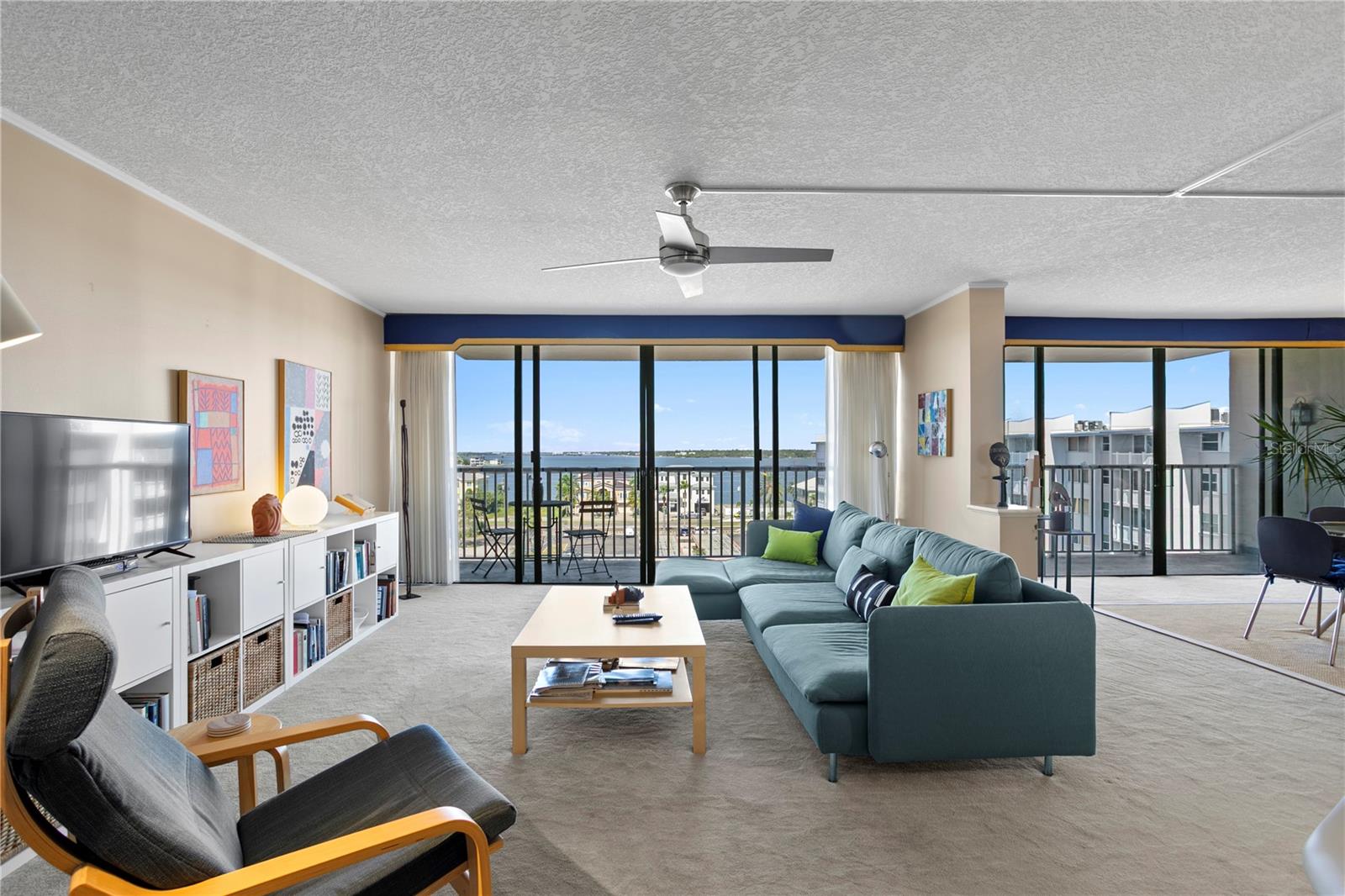 Image 2 of 35 For 450 Treasure Island Causeway 702