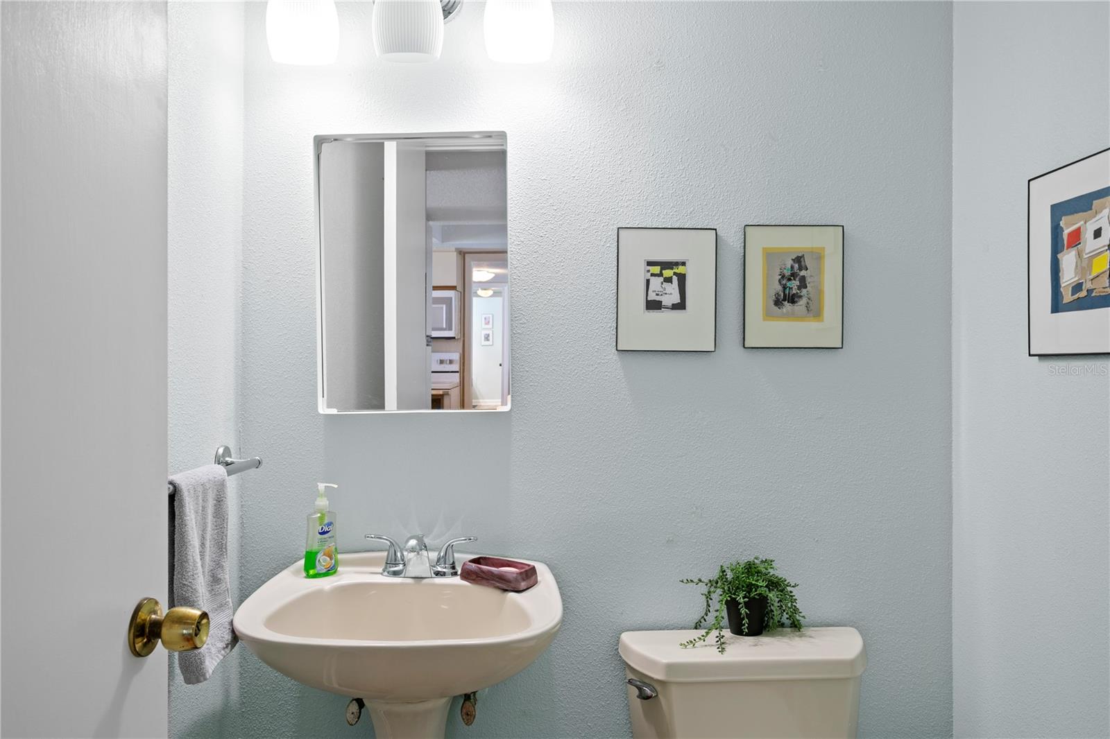 Image 23 of 35 For 450 Treasure Island Causeway 702