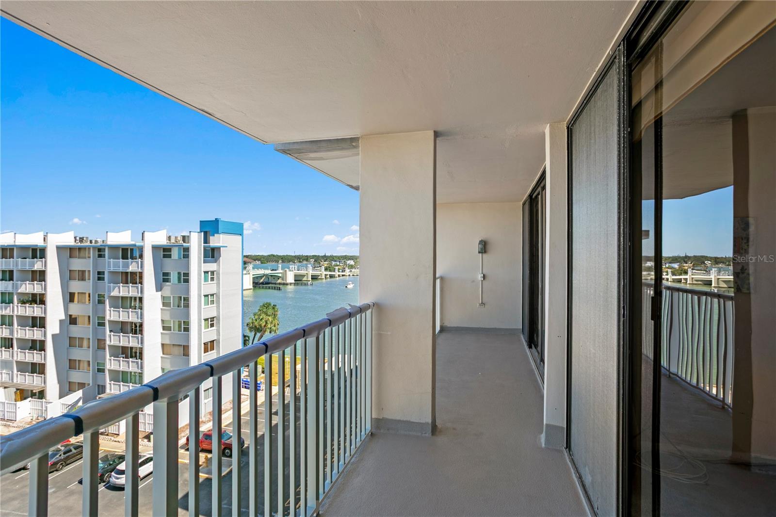 Image 25 of 35 For 450 Treasure Island Causeway 702