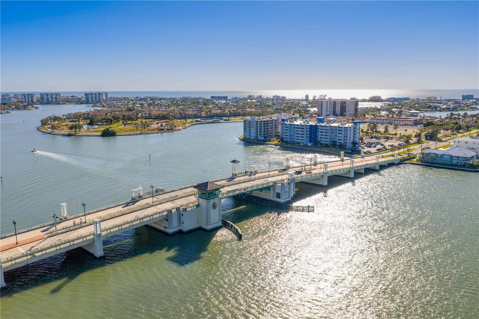 Image 33 of 35 For 450 Treasure Island Causeway 702