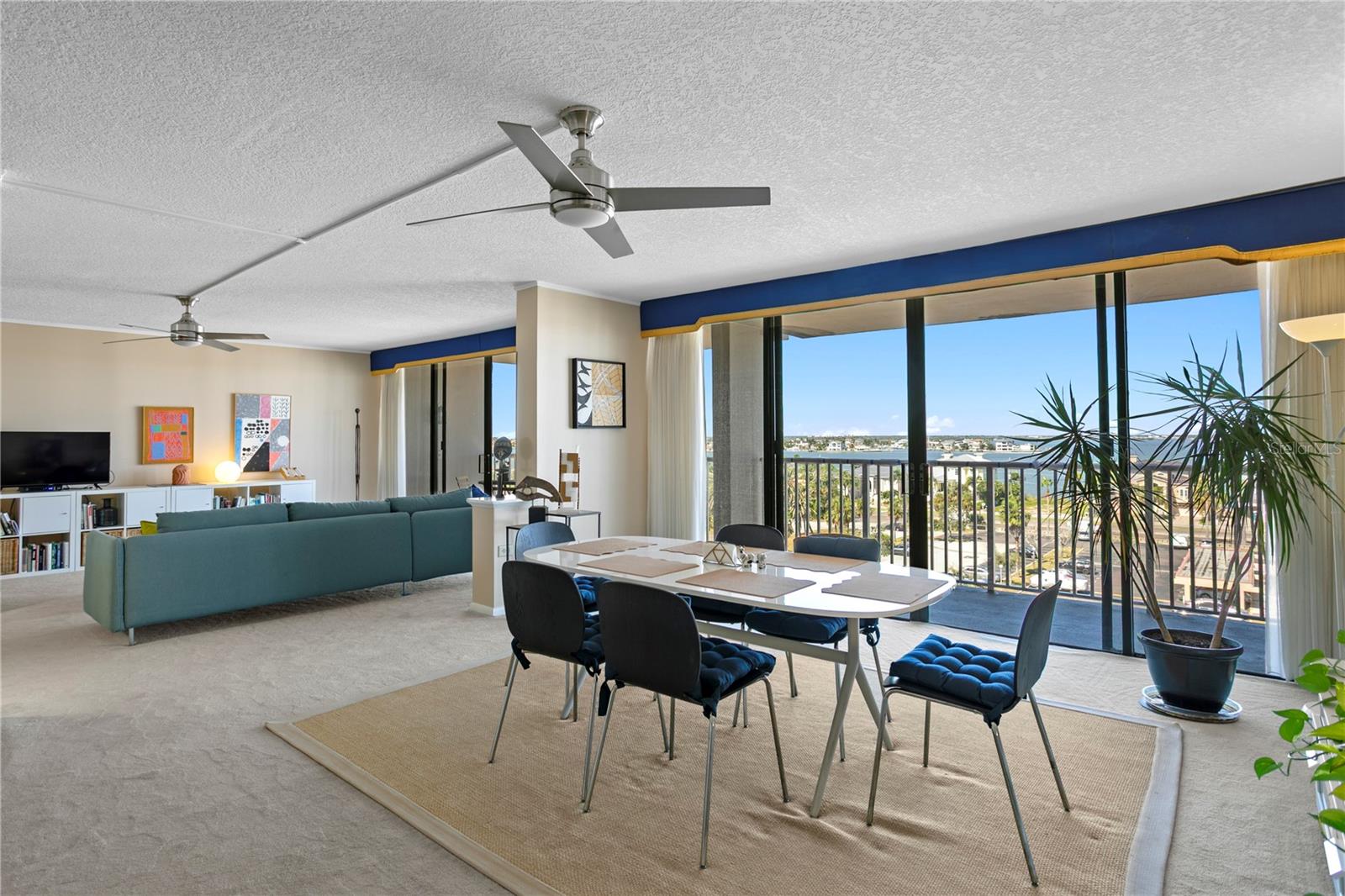 Image 6 of 35 For 450 Treasure Island Causeway 702