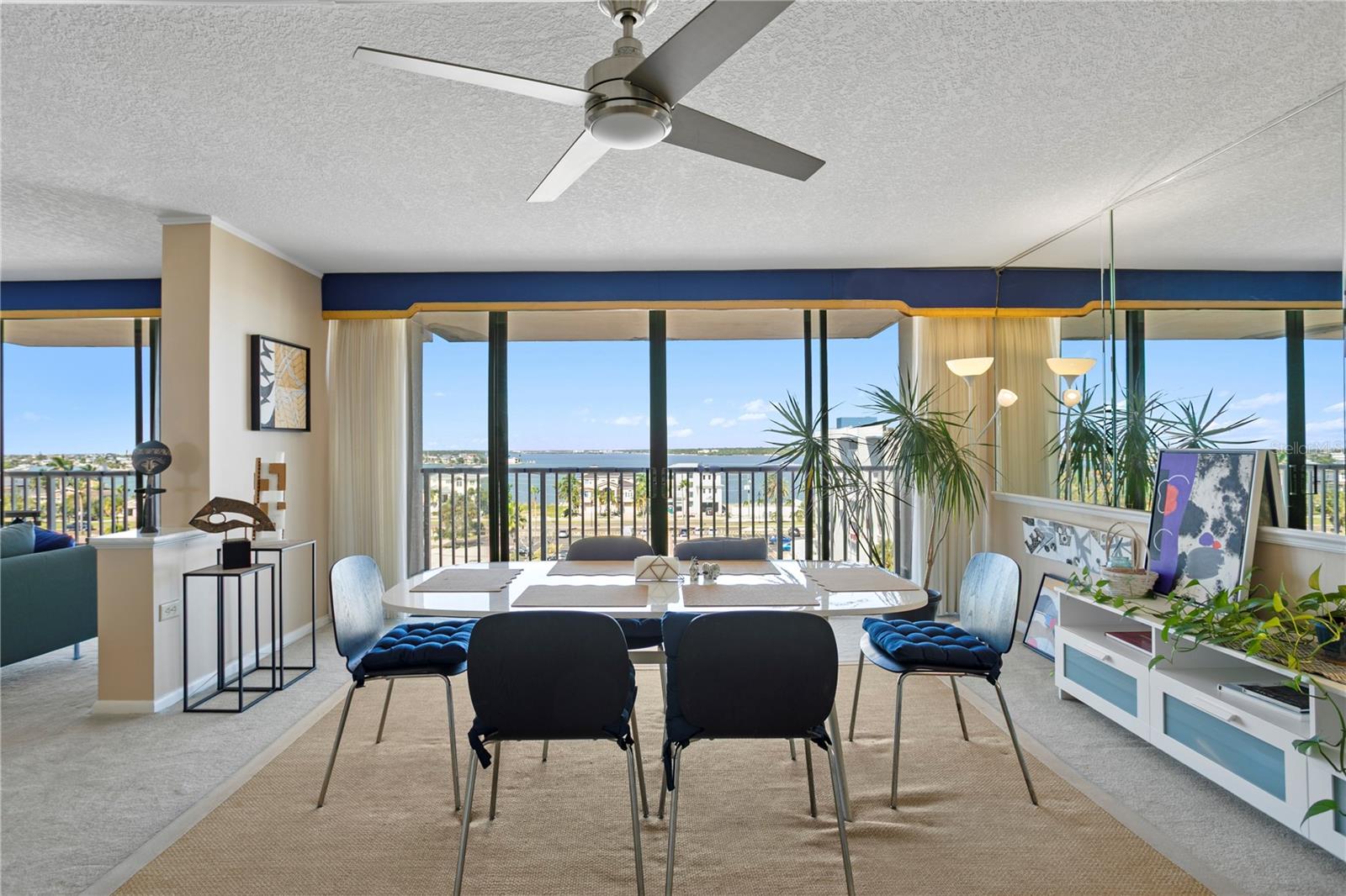 Image 7 of 35 For 450 Treasure Island Causeway 702