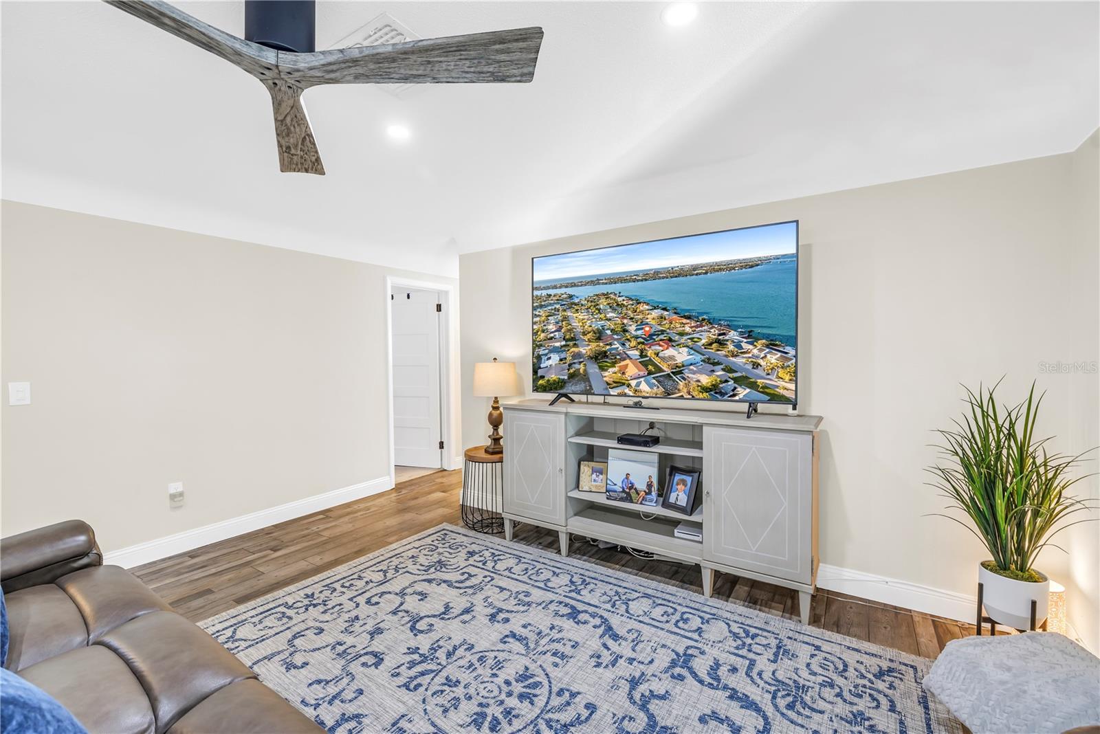 Image 9 of 65 For 196 1st Street W