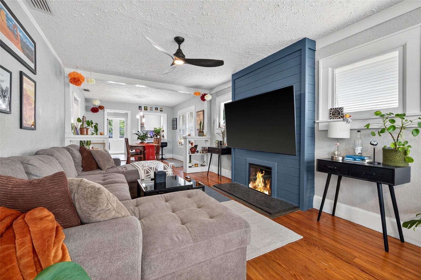 Listing photo id 6 for 447 23rd Street N