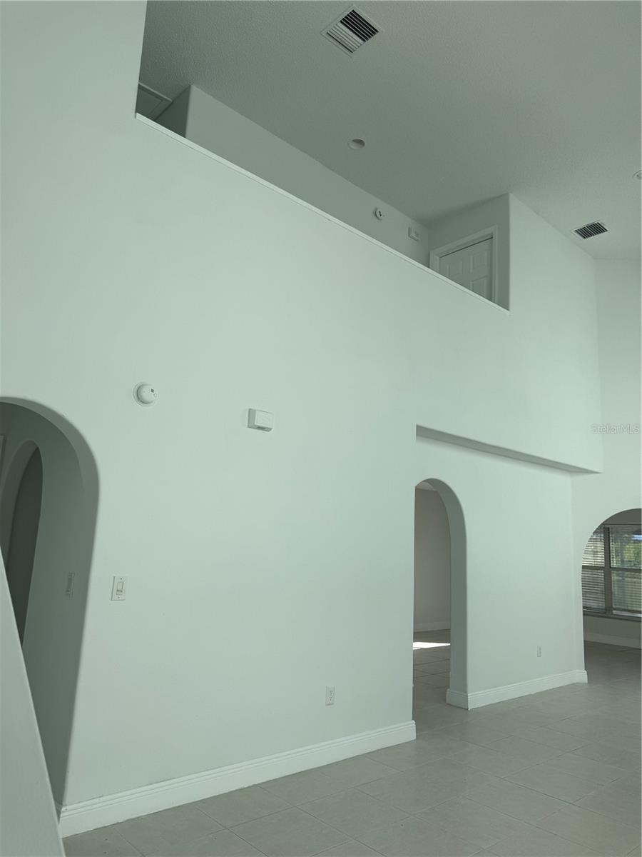 Image 7 of 15 For 748 Burlwood Street