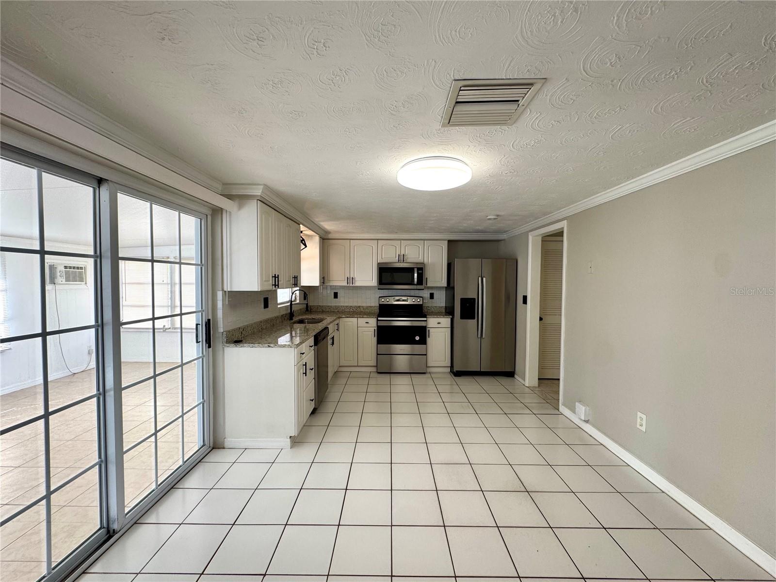 Image 8 of 20 For 3524 Chauncy Road