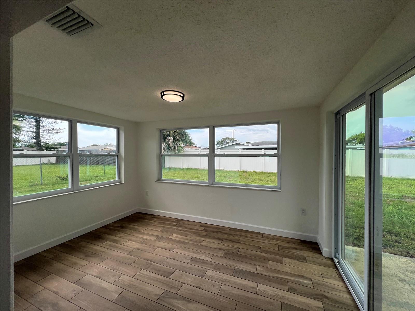 Image 10 of 17 For 7315 Brentwood Drive