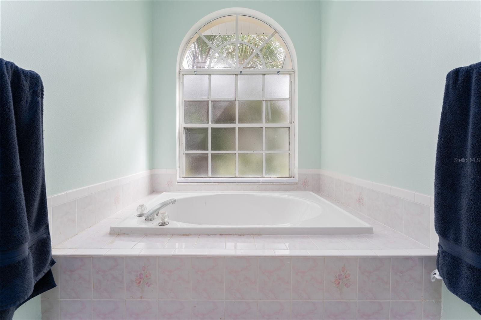 Image 35 of 55 For 5142 Louise Point