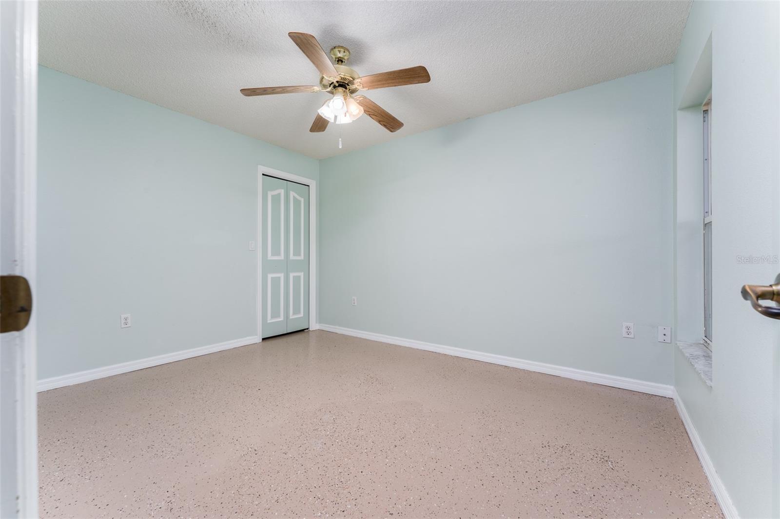 Image 36 of 55 For 5142 Louise Point