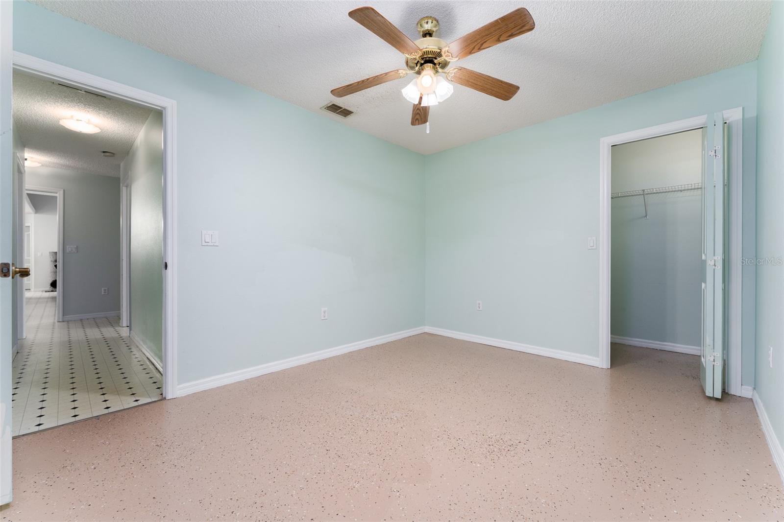 Image 37 of 55 For 5142 Louise Point