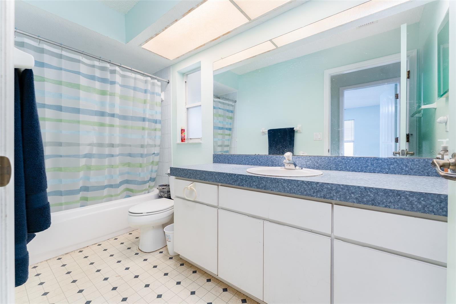 Image 38 of 55 For 5142 Louise Point