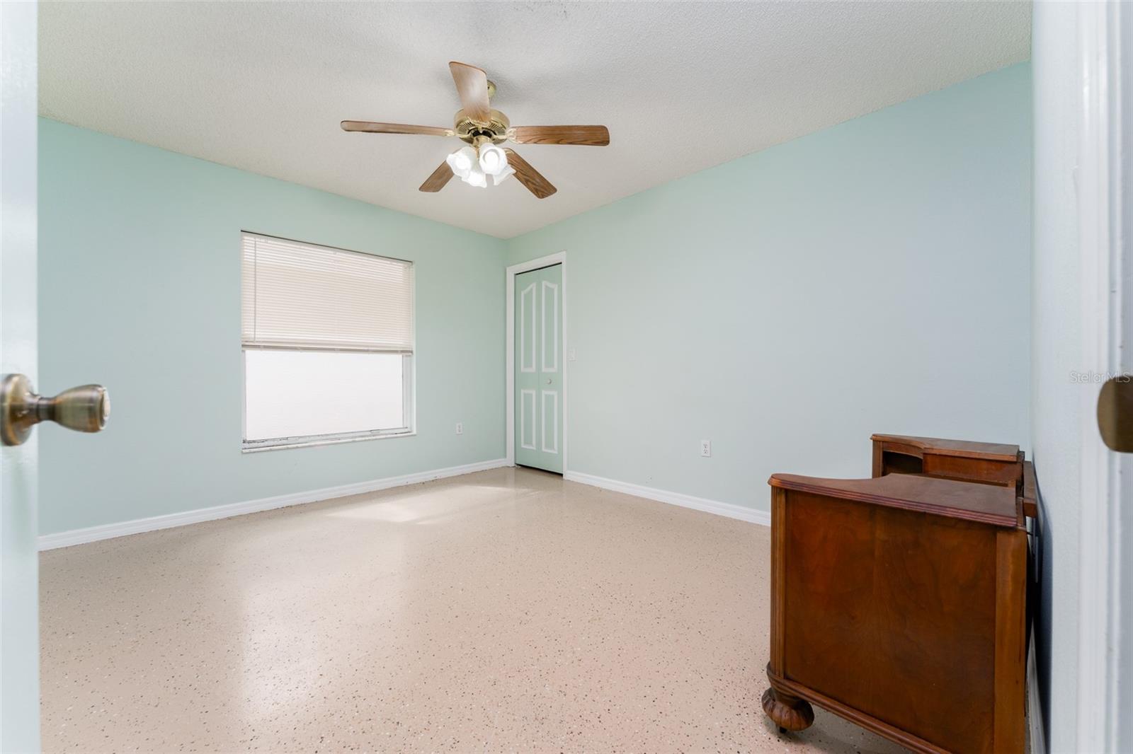 Image 39 of 55 For 5142 Louise Point