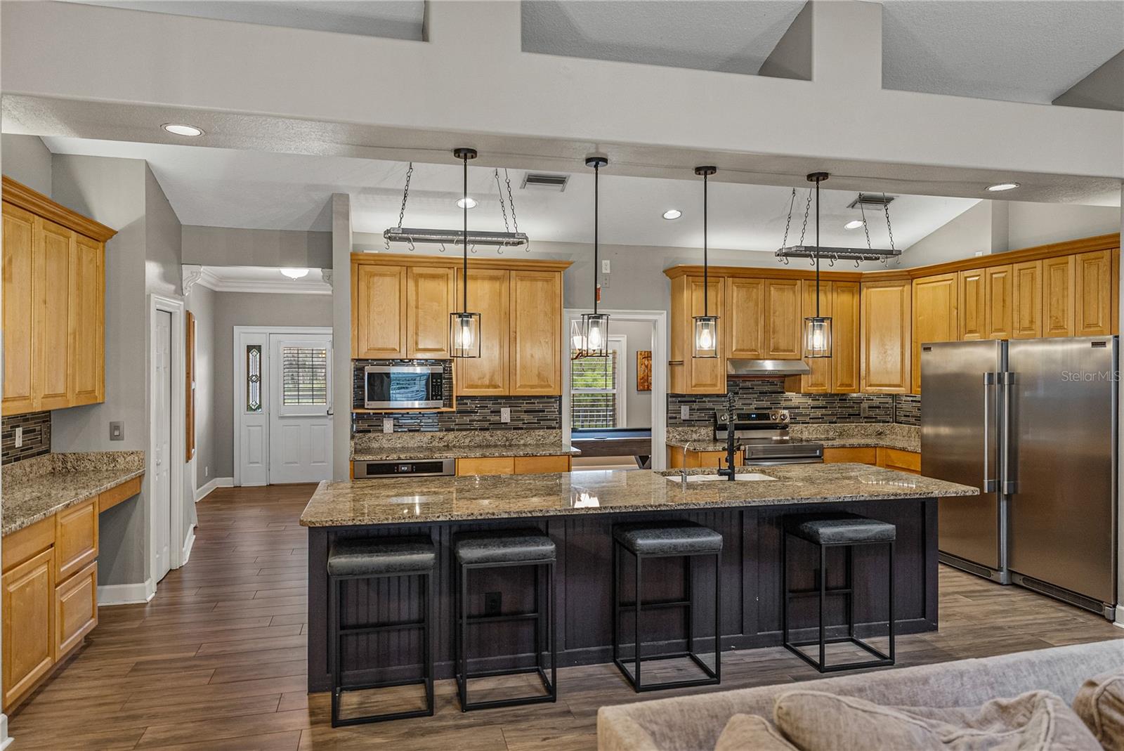 Image 18 of 100 For 504 Covington Park Street