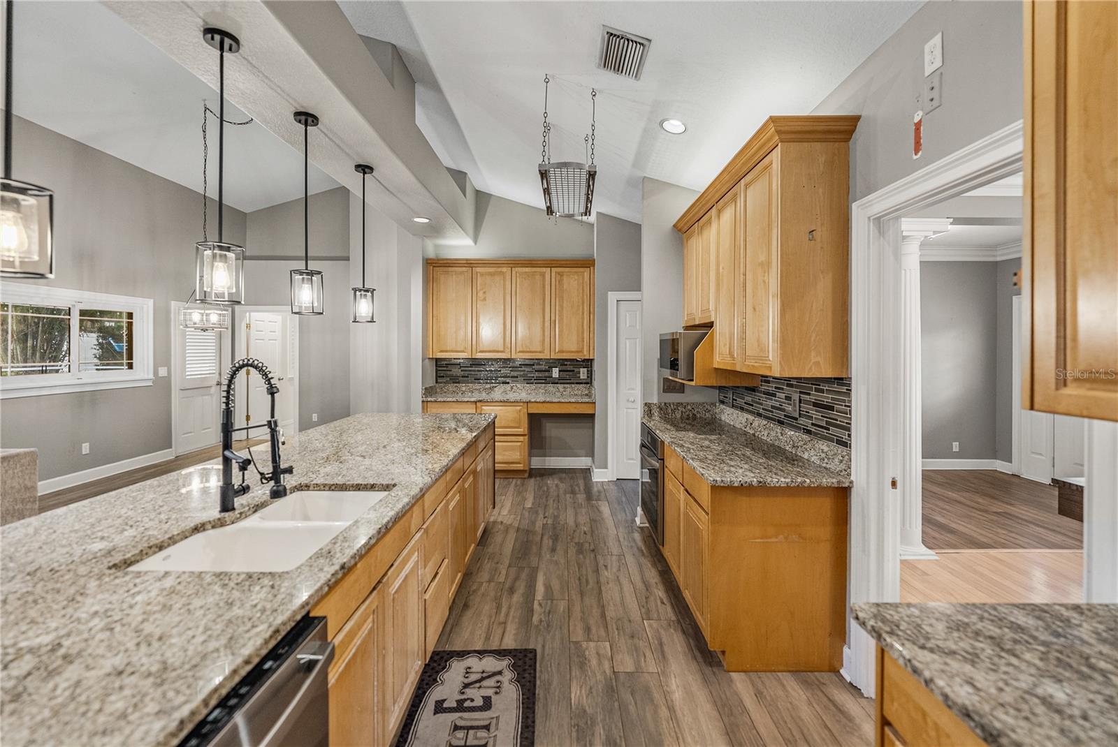 Image 20 of 100 For 504 Covington Park Street