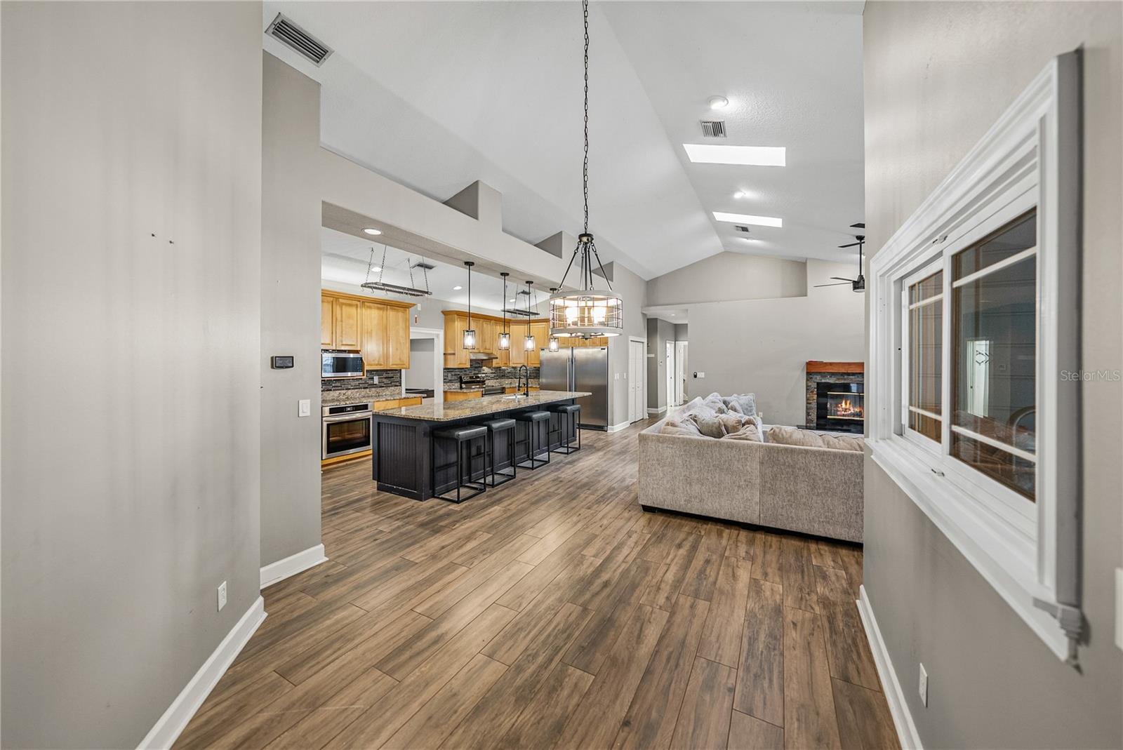 Image 25 of 100 For 504 Covington Park Street