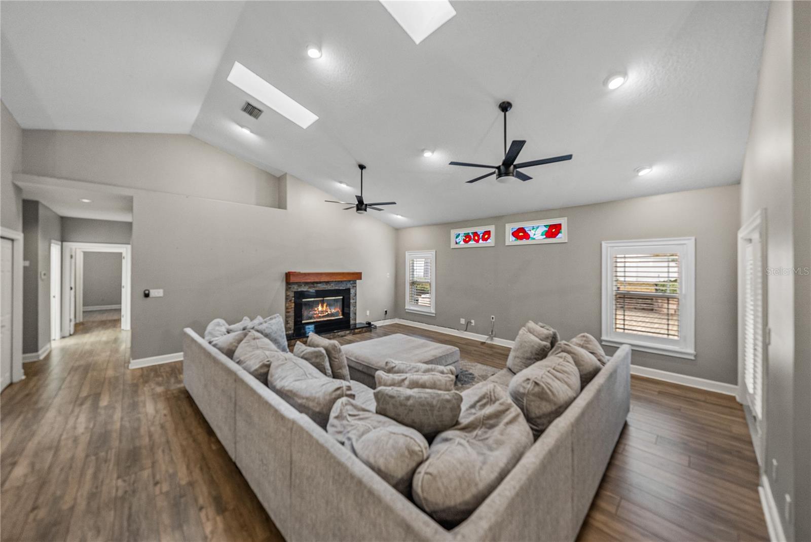 Image 27 of 100 For 504 Covington Park Street