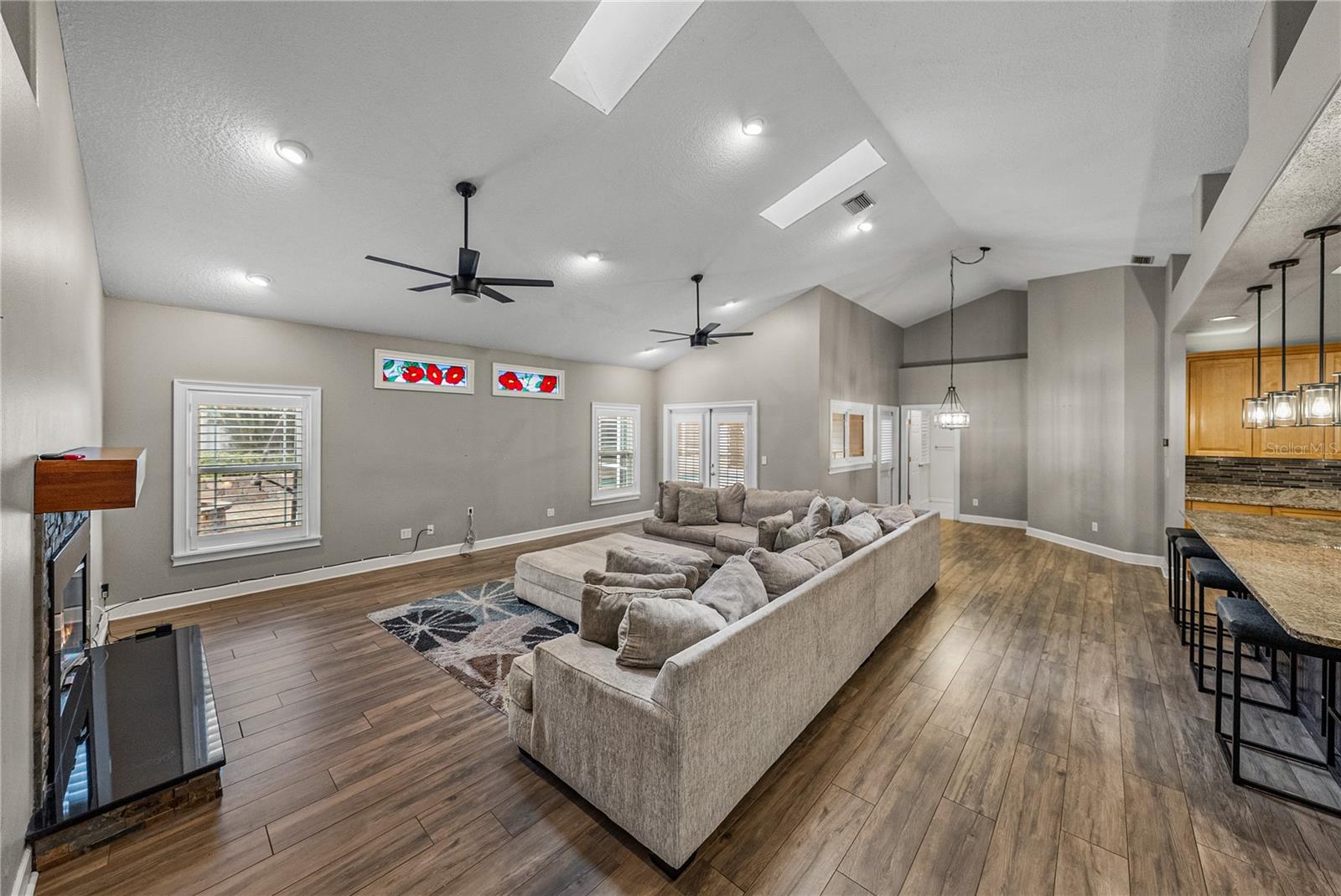 Image 28 of 100 For 504 Covington Park Street