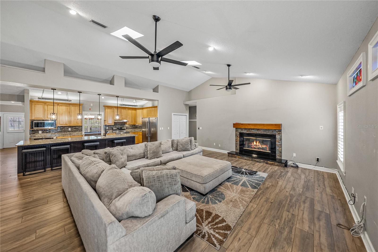 Image 30 of 100 For 504 Covington Park Street