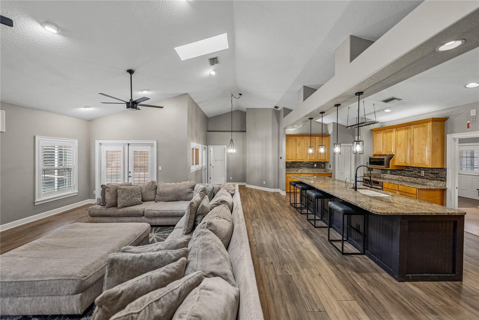 Image 31 of 100 For 504 Covington Park Street