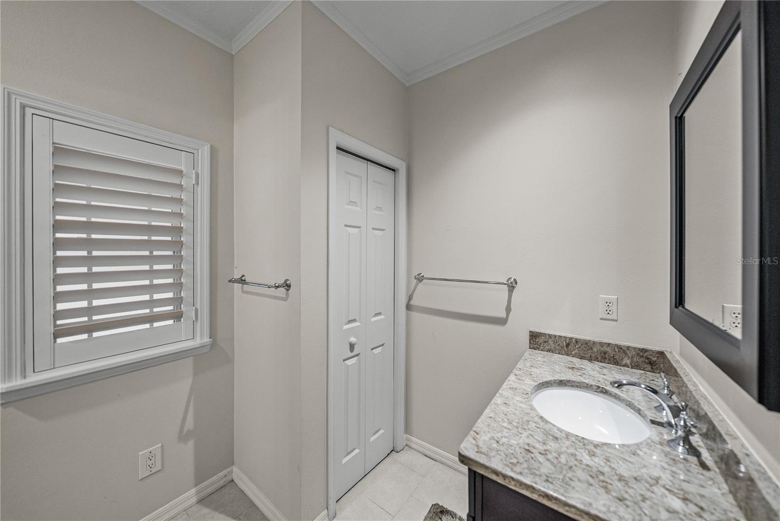 Image 34 of 100 For 504 Covington Park Street