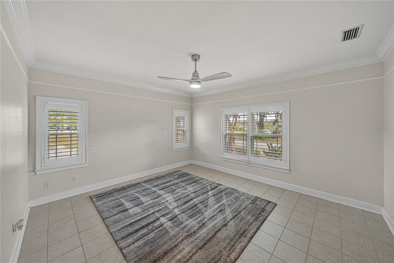 Image 35 of 100 For 504 Covington Park Street