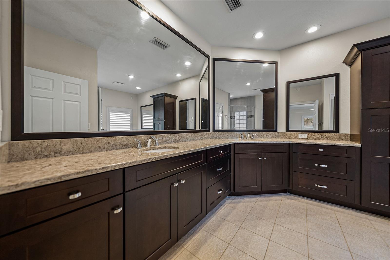 Image 39 of 100 For 504 Covington Park Street