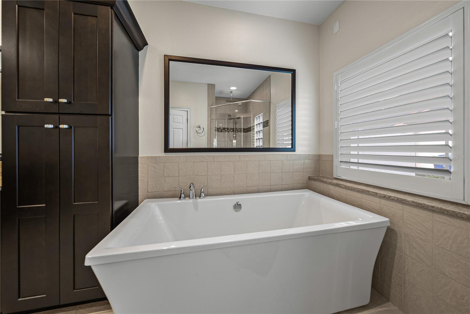 Image 45 of 100 For 504 Covington Park Street