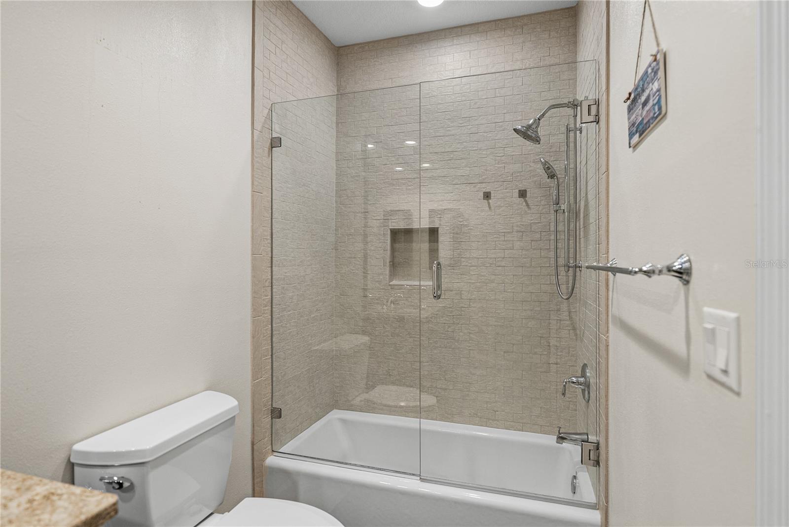 Image 49 of 100 For 504 Covington Park Street