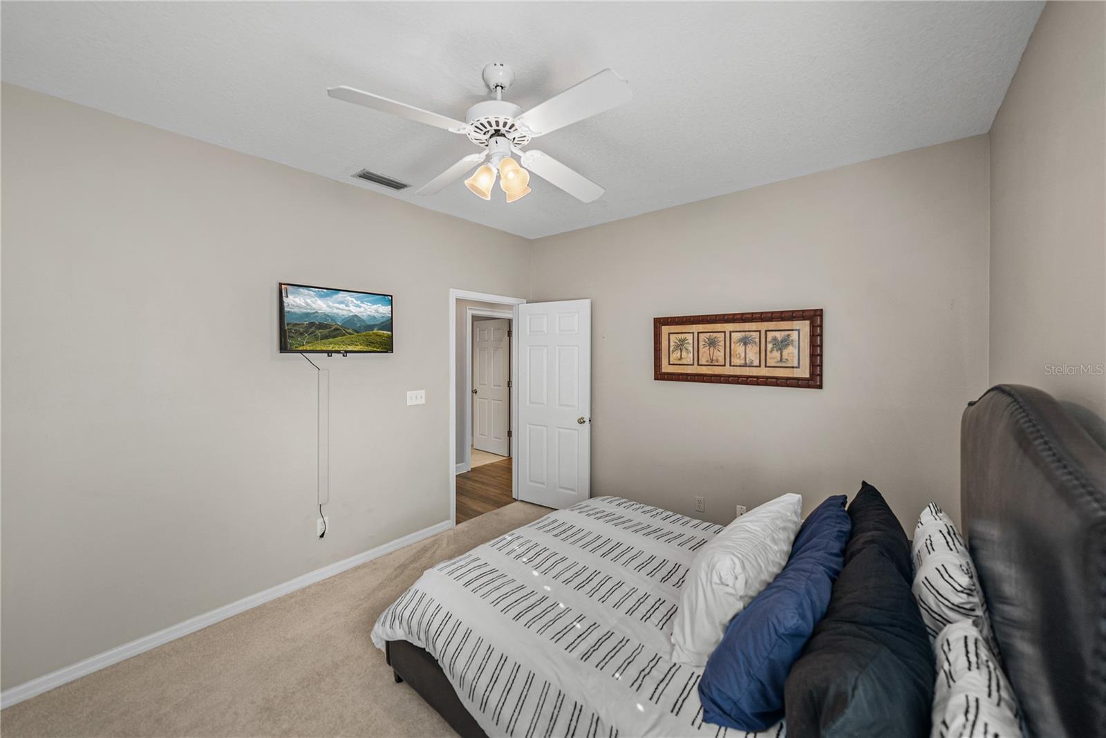 Image 53 of 100 For 504 Covington Park Street