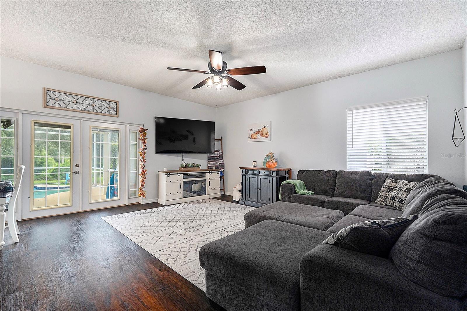 Image 13 of 35 For 4204 Harbor Lake Drive