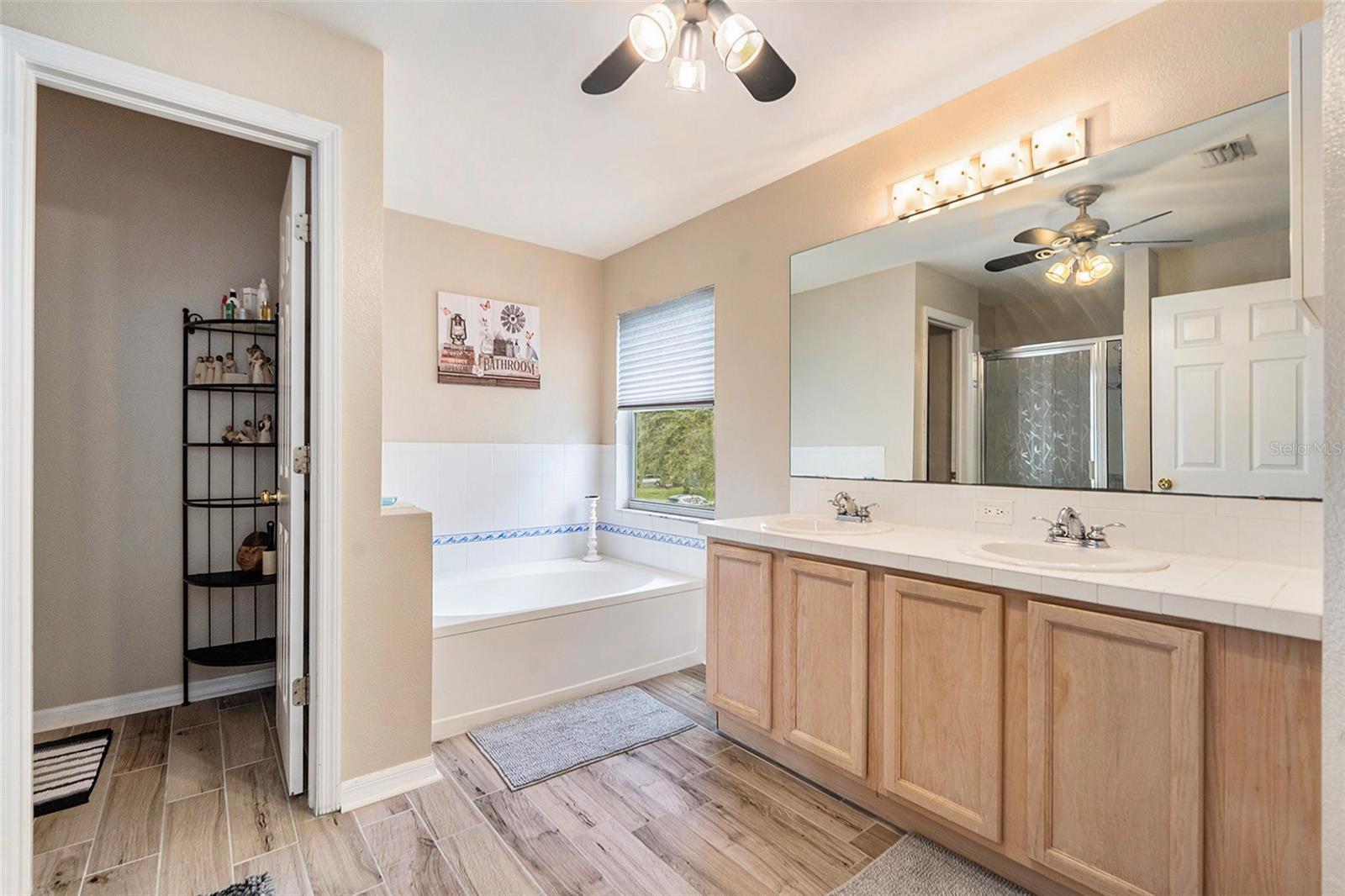 Image 19 of 35 For 4204 Harbor Lake Drive